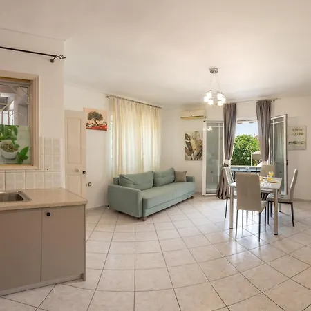 Lefkada Center * 奈德里