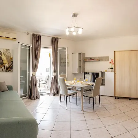 公寓 Lefkada Center *